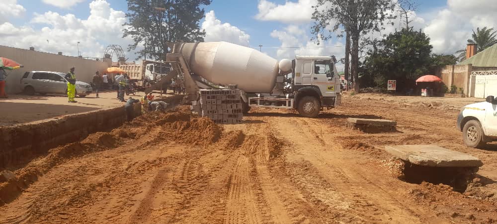 Travaux sur le bld Lumumba à Kolwezi, RD Congo